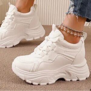 White platform tennis shoes brand new tried on